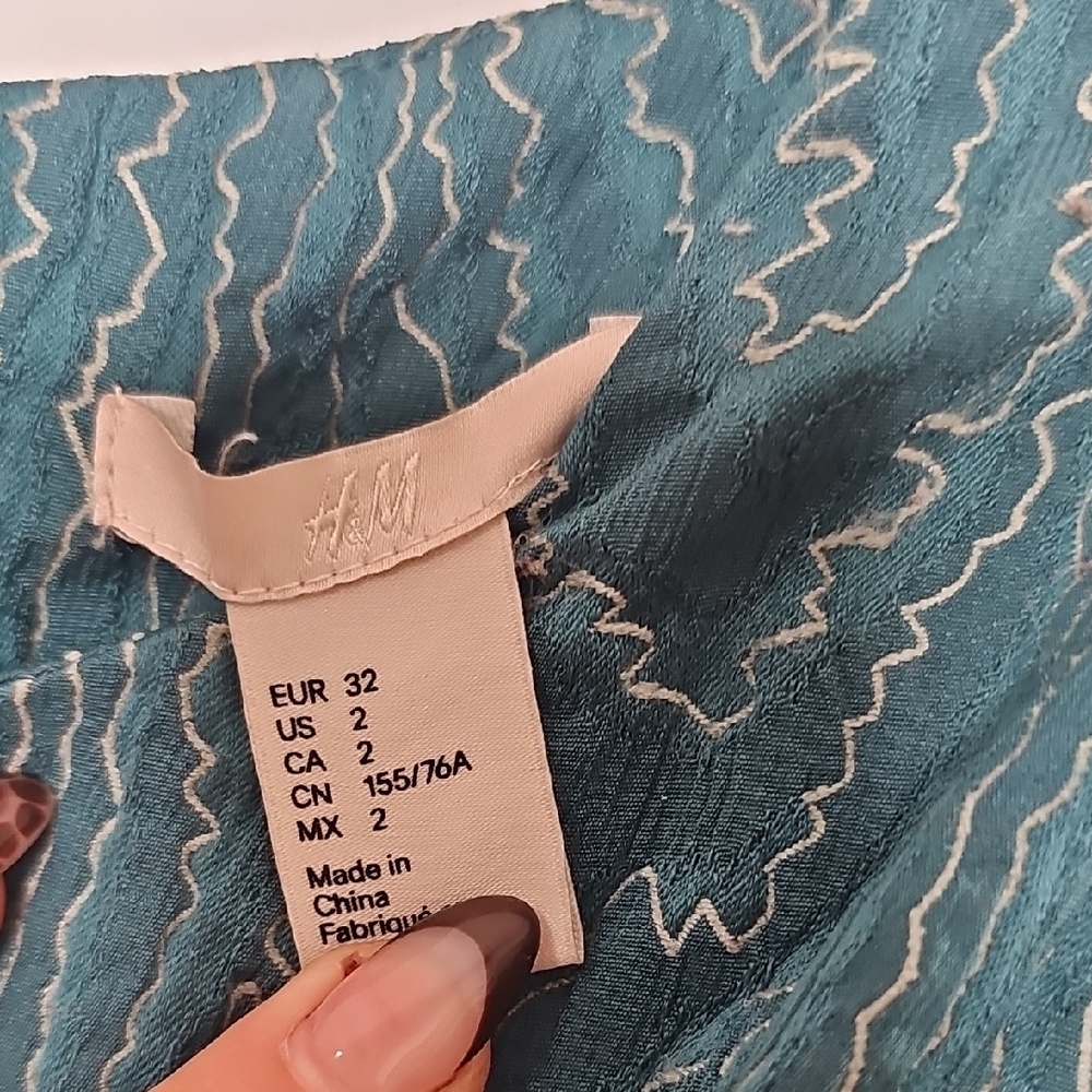 H&M Teal Blouse with Textured Design - Picture 2 of 3